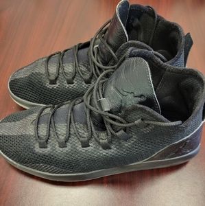 Jordan Reveal Premium black/ wolf grey size 11